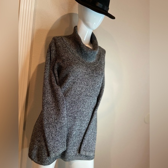 Calvin Klein Sweaters - Calvin Klein~Oversized Cowl Neck Knit Pullover Sweater~Black & White~Size L